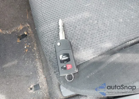 2011 Mazda 3 I Touring z USA, uszkodzony, nr VIN JM1BL1VF8B1354848